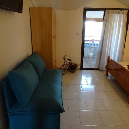 Christakos Apartments Vrasná Extérieur photo