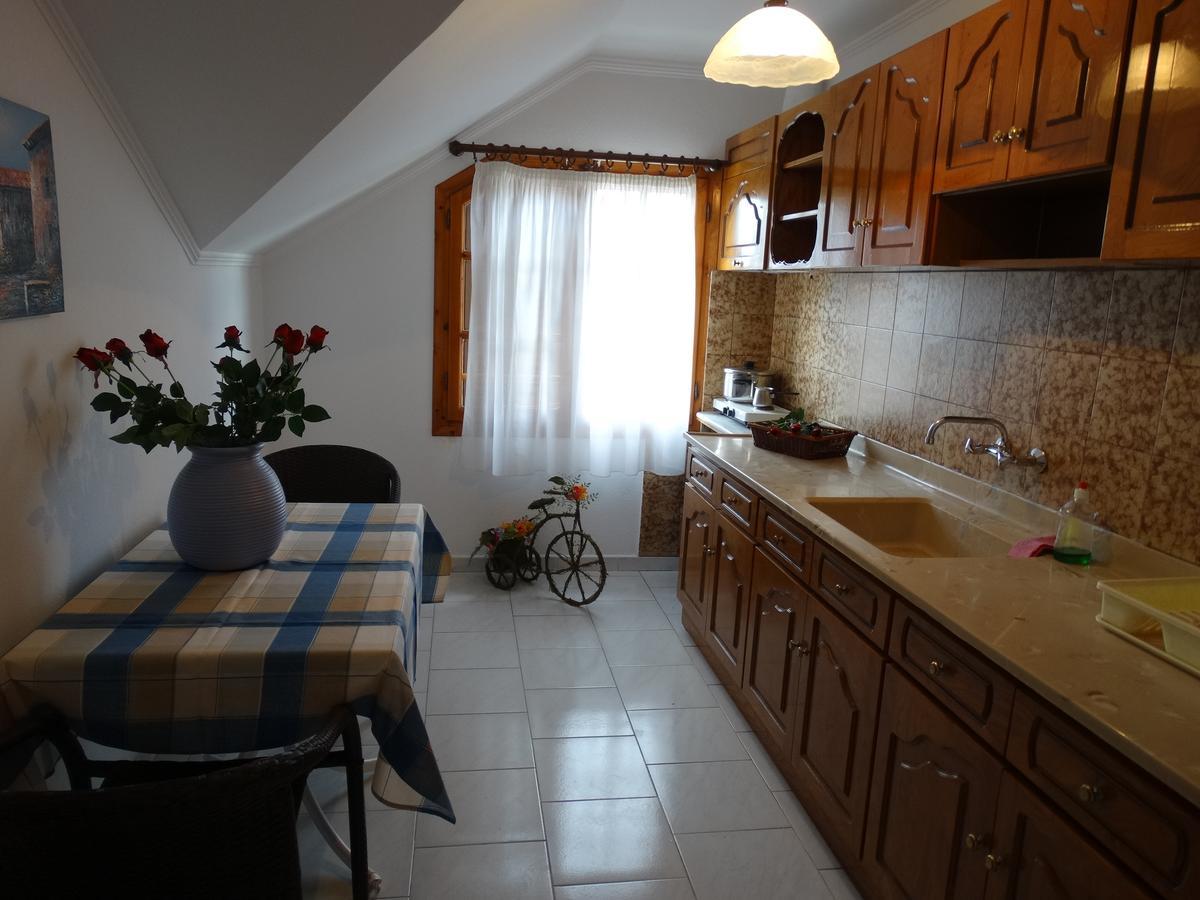 Christakos Apartments Vrasná Extérieur photo